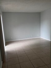 265 Lake Arbor Dr in Palm Springs, FL - Building Photo - Building Photo