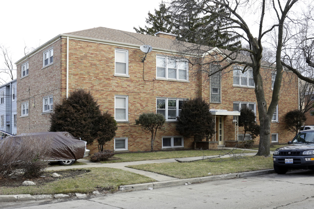 4900 W Greenwood St in Skokie, IL - Building Photo