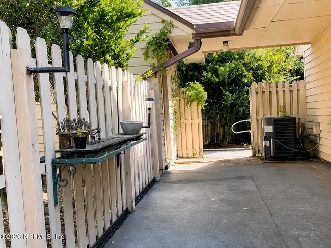 property at 4108 Hanging Moss Ct