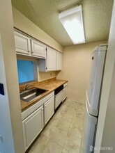 1317 Ravens Crest Dr in Plainsboro, NJ - Foto de edificio - Building Photo