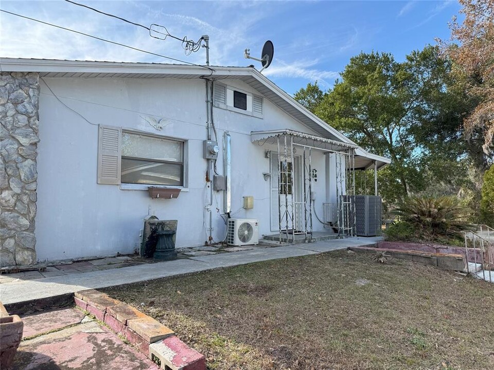 8939 E Gospel Island Rd in Inverness, FL - Building Photo