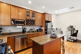 67 Gates St in Boston, MA - Building Photo - Building Photo