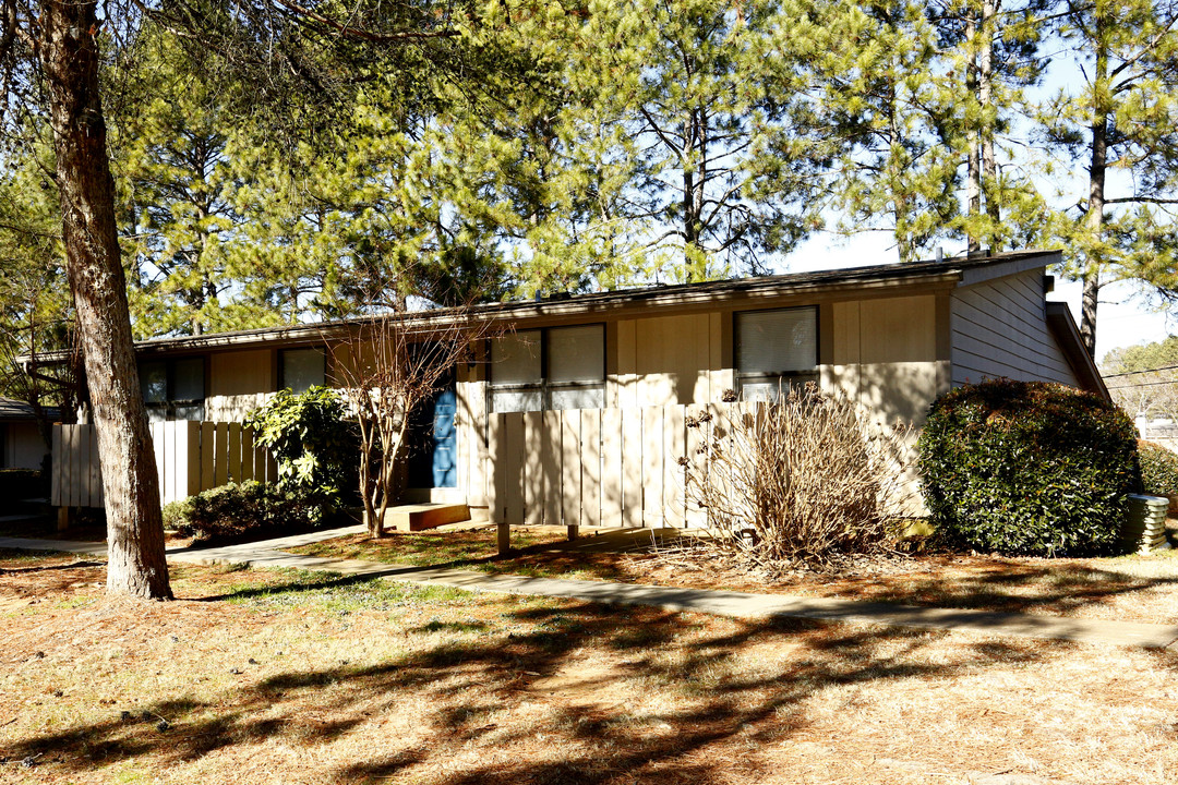 Willow Run in Stone Mountain, GA - Building Photo