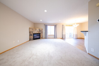 1784 Talon Trail in Eagan, MN - Building Photo - Building Photo