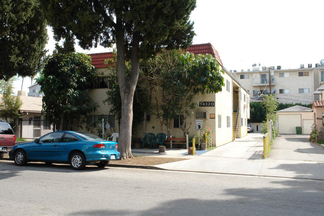 14320 Friar St in Van Nuys, CA - Building Photo