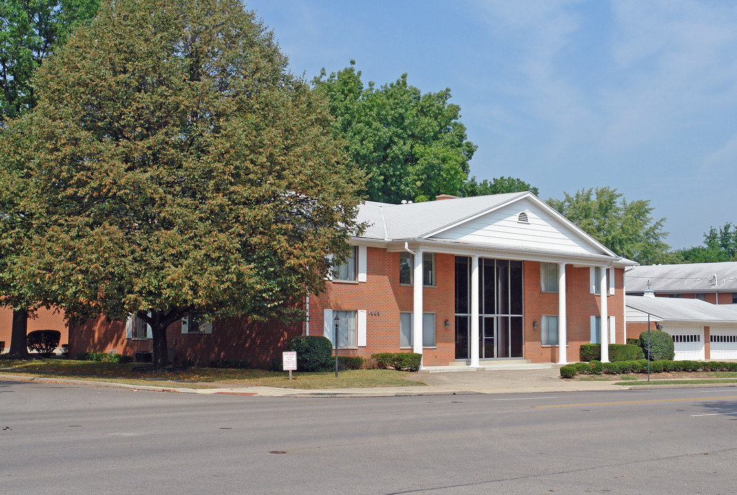 1505 Shroyer Rd in Dayton, OH - Building Photo