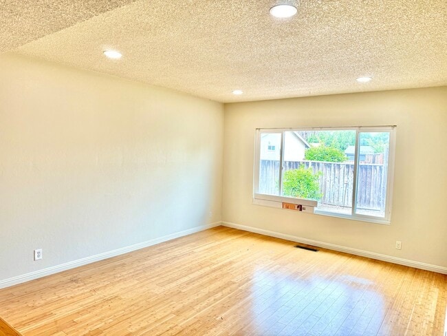 35781 Blair Pl in Fremont, CA - Foto de edificio - Building Photo