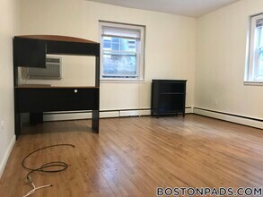 2018 Commonwealth Ave, Unit 2 in Boston, MA - Building Photo - Building Photo