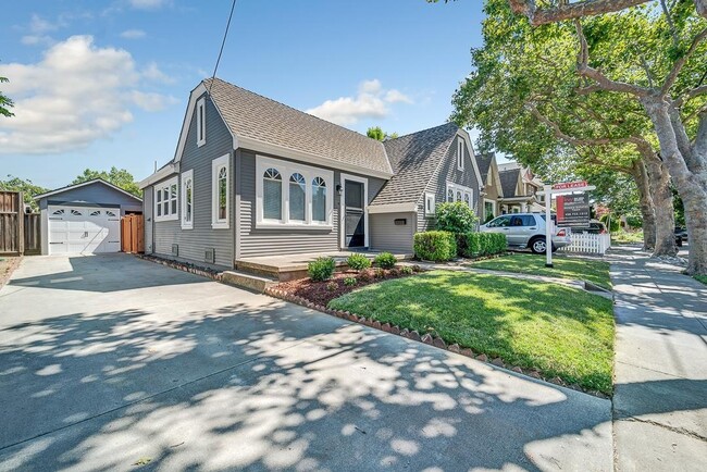 property at 1116 Meredith Ave