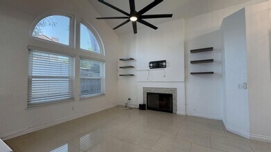 13632 Cabrillo Ct in Fontana, CA - Building Photo - Building Photo