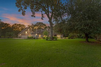 19309 Whispering Grove E in Tomball, TX - Building Photo - Building Photo