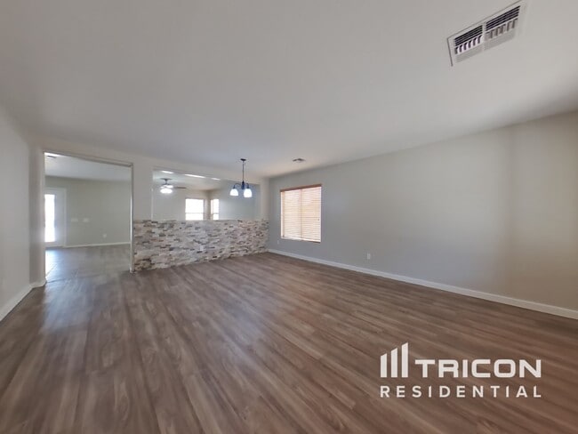 43565 W Elizabeth Ave in Maricopa, AZ - Building Photo - Building Photo