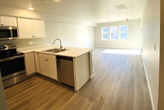 4145 Britton Loop Rd in Bellingham, WA - Building Photo - Building Photo