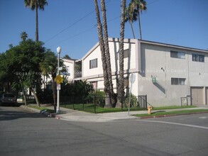 LB0985 (Rubs) (Imp.) in Long Beach, CA - Building Photo - Interior Photo