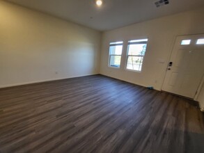 452 Horizon Cove Pl in Henderson, NV - Building Photo - Building Photo