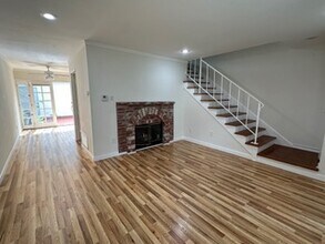 10225 Lurline Ave in Chatsworth, CA - Building Photo - Building Photo