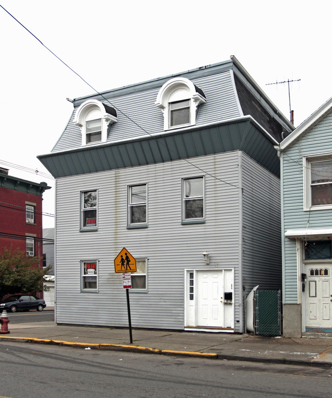 115 2nd St in Elizabeth, NJ - Foto de edificio - Building Photo