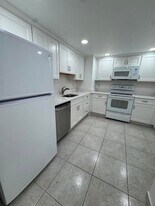 5200 N Flagler Dr in West Palm Beach, FL - Building Photo