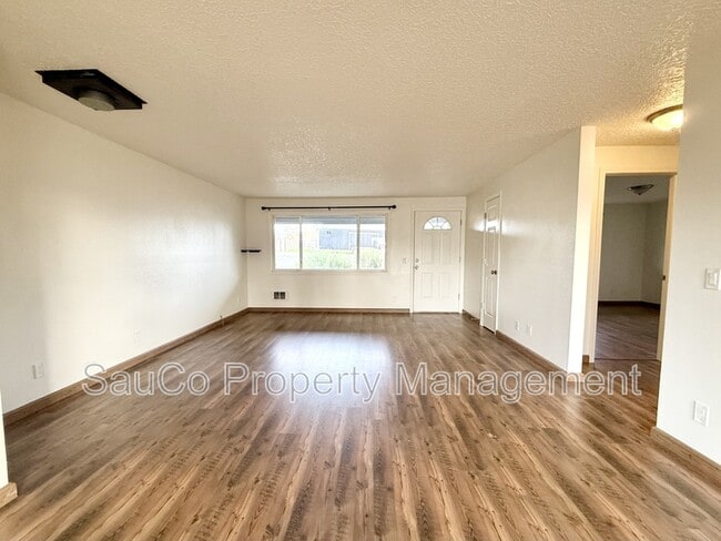 425 S 8th St in Saint Helens, OR - Building Photo - Building Photo
