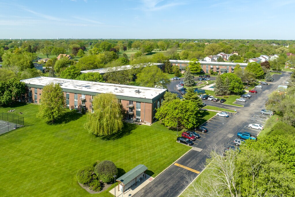 Medinah Terrace of Itasca Apartments in Itasca, IL