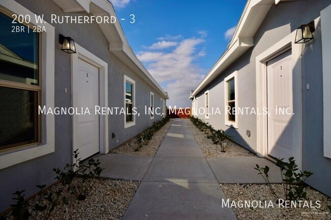 200 W Rutherford Ave-Unit -3 in Edinburg, TX - Building Photo - Building Photo