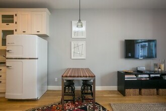 100 Engert Ave, Unit 3E in Brooklyn, NY - Building Photo - Building Photo