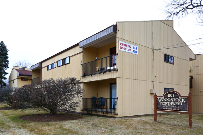 Woodstock Northwest Apartments in Woodstock, IL - Building Photo - Building Photo