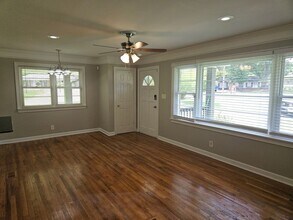 107 Gladstone Dr SW in Marietta, GA - Foto de edificio - Building Photo