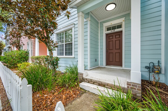 6138 Hadley Commons Dr in Riverview, FL - Building Photo - Building Photo