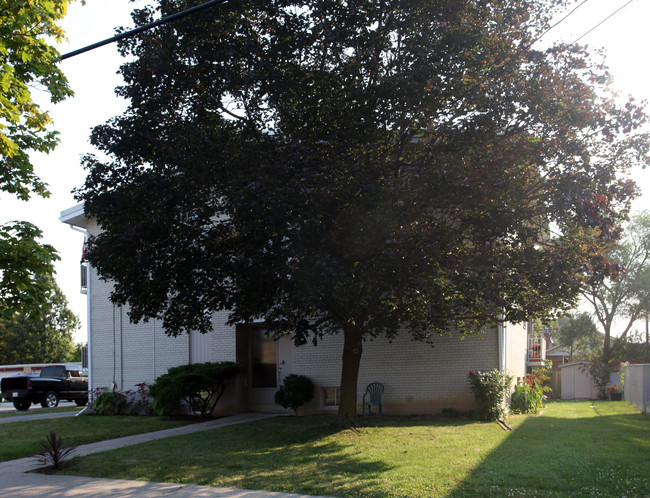 2315 Kipling Ave in Toronto, ON - Building Photo - Primary Photo