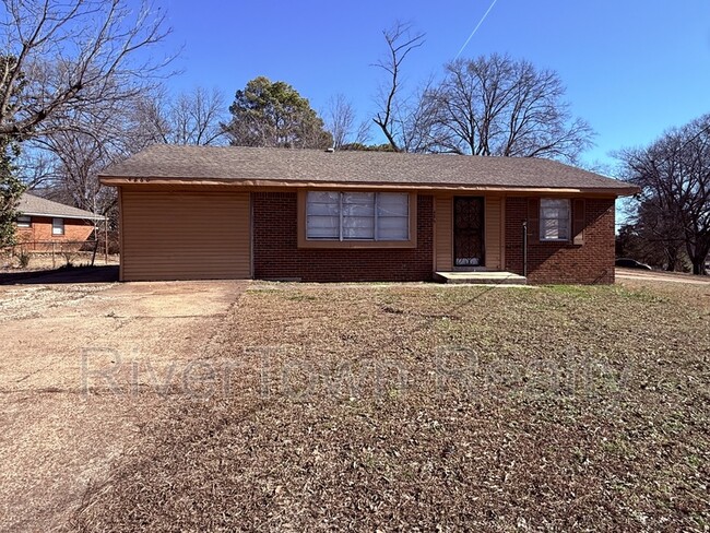 property at 4860 Leonard Rd