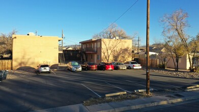 320 Vermont St NE in Albuquerque, NM - Building Photo - Building Photo