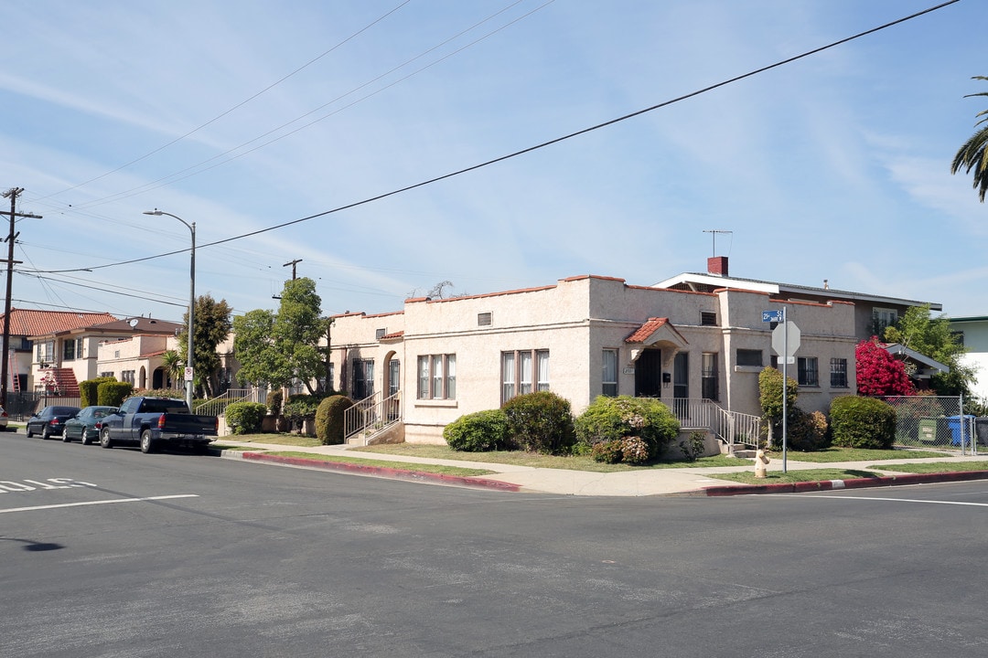 3601 W 21st St in Los Angeles, CA - Building Photo