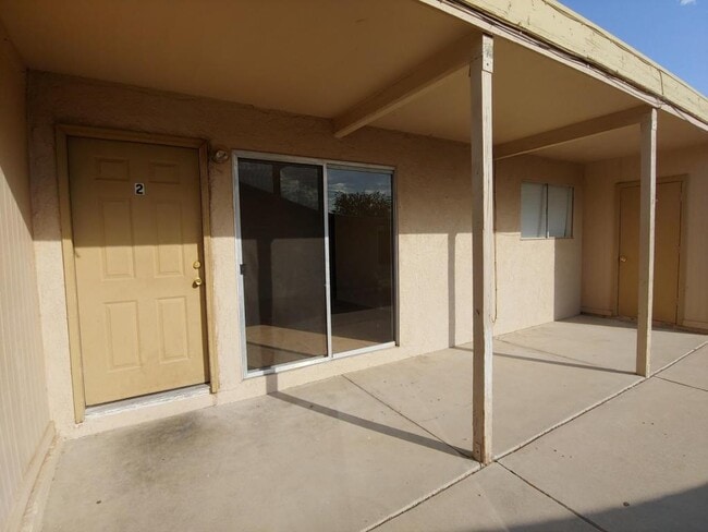 2128 Florence Ave in Kingman, AZ - Building Photo - Building Photo