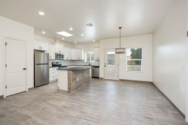 305 Wall Ave in Las Cruces, NM - Building Photo - Building Photo