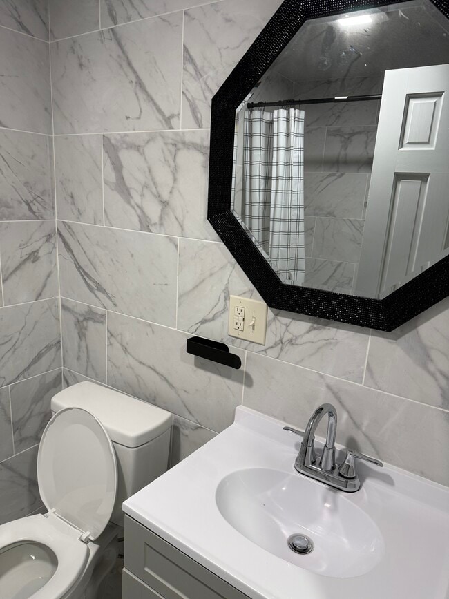 613 Kirkland St, Unit 3 in Utica, NY - Building Photo - Building Photo