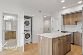 1036 Coronation Ave in Kelowna, BC - Building Photo - Building Photo