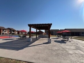 Country Club Apartments in El Reno, OK - Foto de edificio - Building Photo