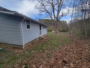 1594 Hospital Dr in Clyde, NC - Building Photo - Building Photo