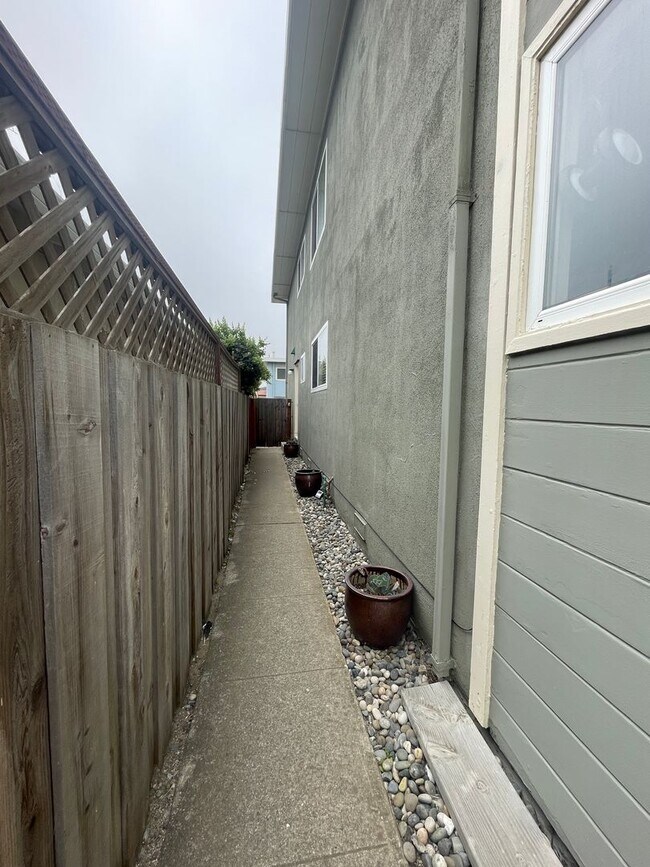 14 San Jose Ave in Pacifica, CA - Building Photo - Building Photo