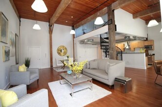 4 Powder Mill Sq, Unit 106 in Andover, MA - Foto de edificio - Building Photo