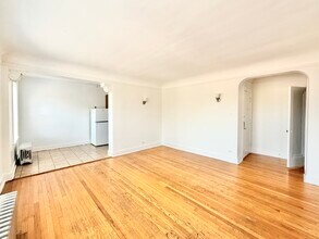 2801 W Lunt Ave-Unit -K2 in Chicago, IL - Building Photo - Building Photo