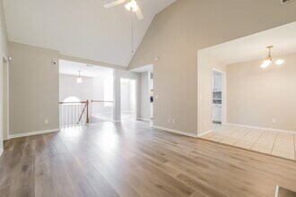 605 Oxford Crest Ct NW in Lawrenceville, GA - Building Photo - Building Photo