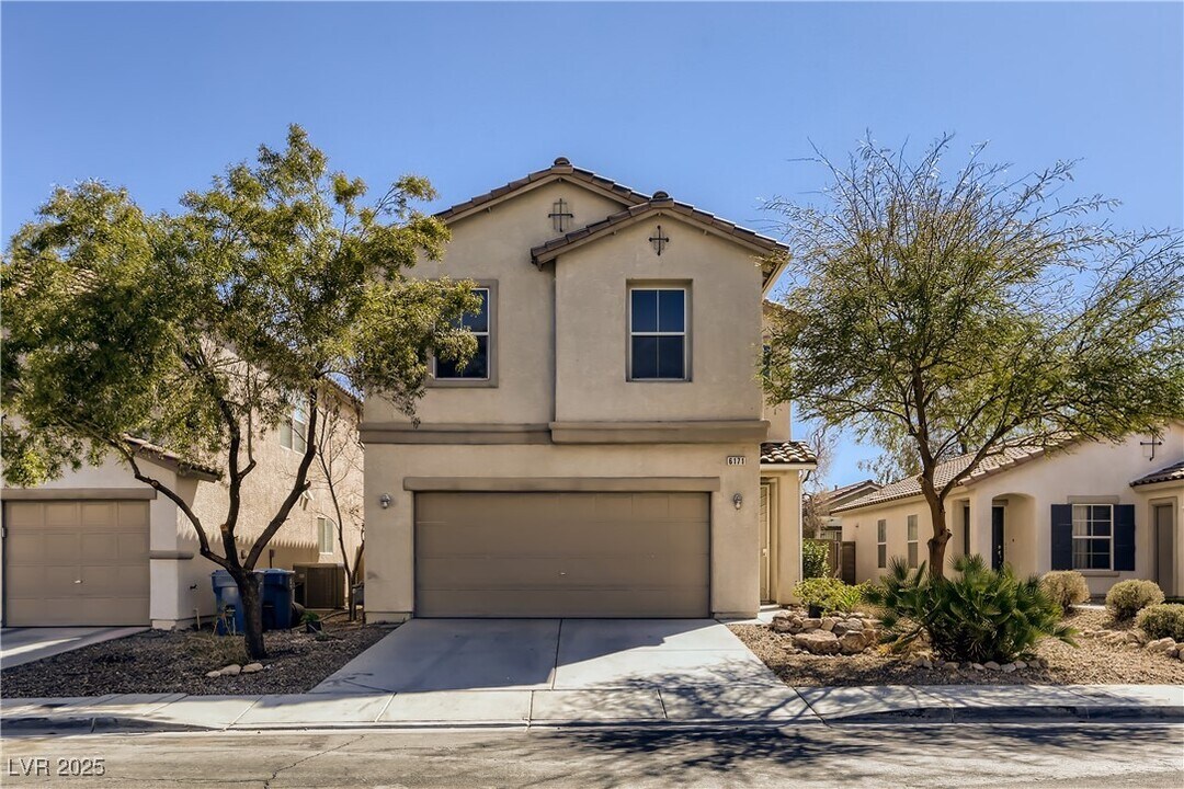 6171 Sierra Blue Ct in Las Vegas, NV - Building Photo