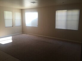 2366 S Rock Creek Dr in Los Banos, CA - Building Photo