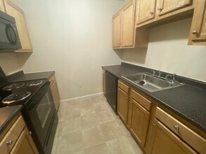 30 Sentinel Court in Manchester, NH - Building Photo - Building Photo