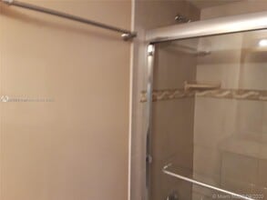 501 Three Islands Boulevard in Hallandale Beach, FL - Building Photo - Building Photo