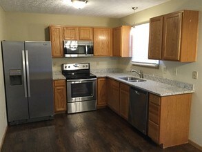 383 Wheatfield Dr in Delaware, OH - Building Photo - Building Photo