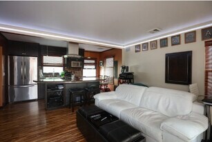 64 The Strand, Unit 64 in Hermosa Beach, CA - Building Photo