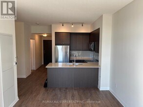 3260 Sheppard Ave E in Toronto, ON - Building Photo - Building Photo